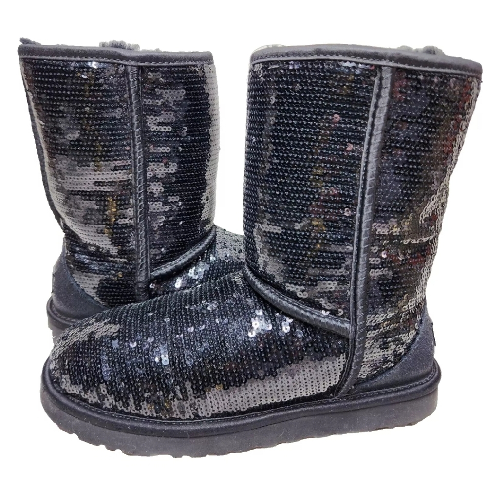 UGG Classic Short Sparkles Genuine Sheepskin Sz 7 Black Sequin Boots 3161 Cosmos